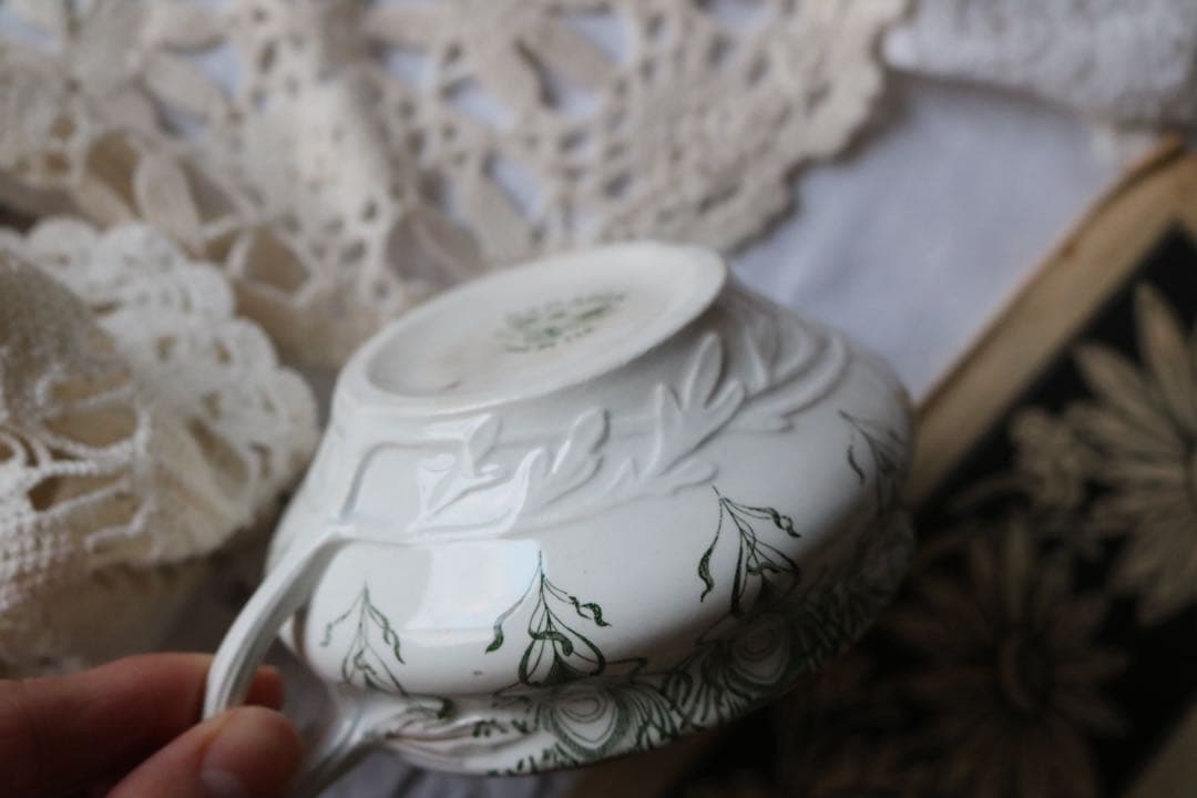 グリーン　Creil et montereau レリーフ　ソーサー　　c&s