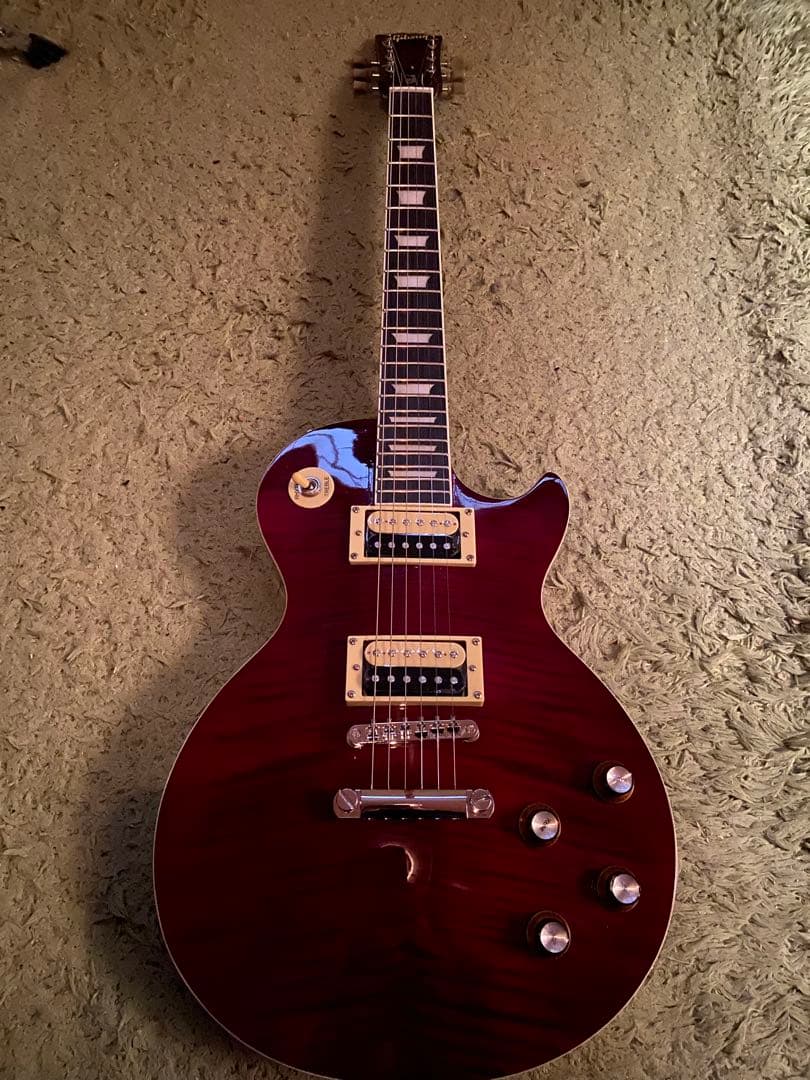 ギブソンコピー　チブソンレスポールスラッシュモデル、ペグアリア交換済み