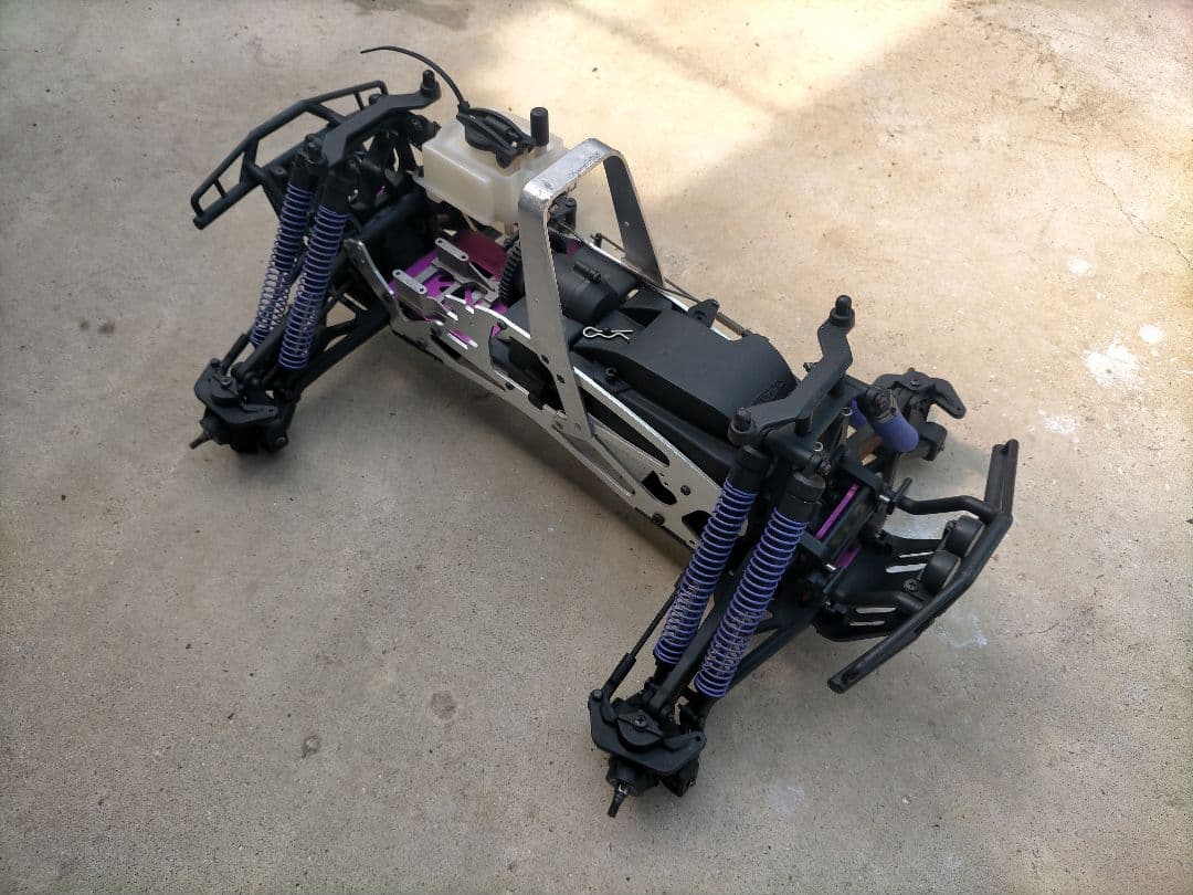 ★送料無料★HPIサベージ　エンジンラジコンカーシャーシオフロード　エンジン無