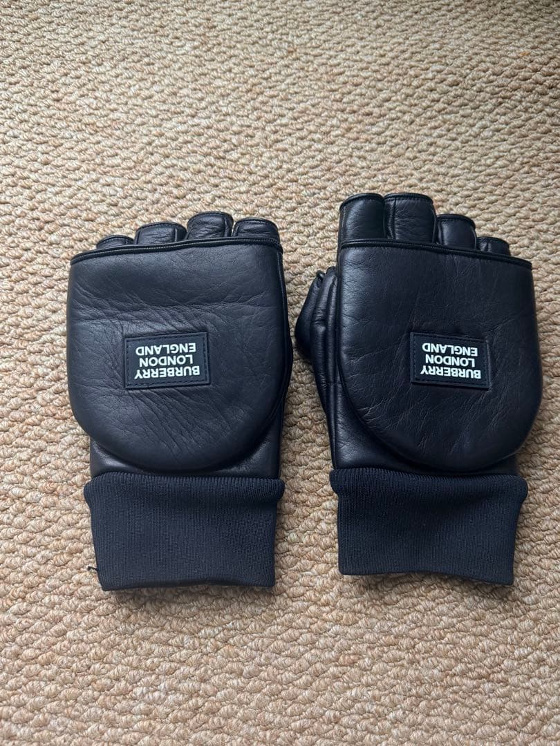 バーバリー BURBERRY手袋3IN1グローブ ラムスキン ブラック Mサイズ