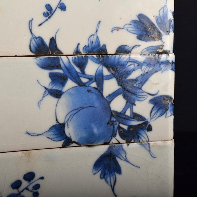 瀬戸焼　古瀬戸　染付　梅牡丹文　四方三段重箱　時代箱付　V　R8582