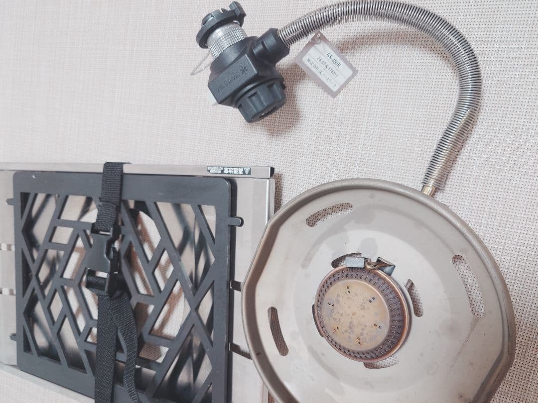 スノーピークフラットバーナー　五徳、CB缶変換アダプター付