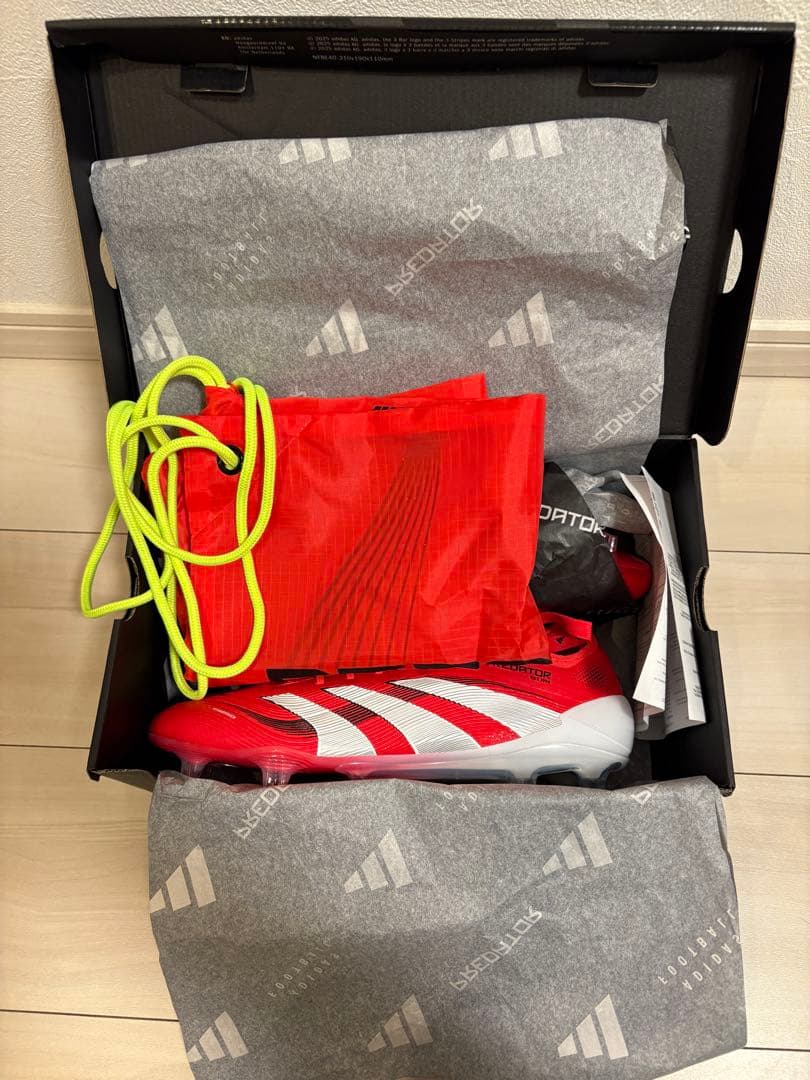 プレデター ELITE フォールディングタン FG / 天然芝用