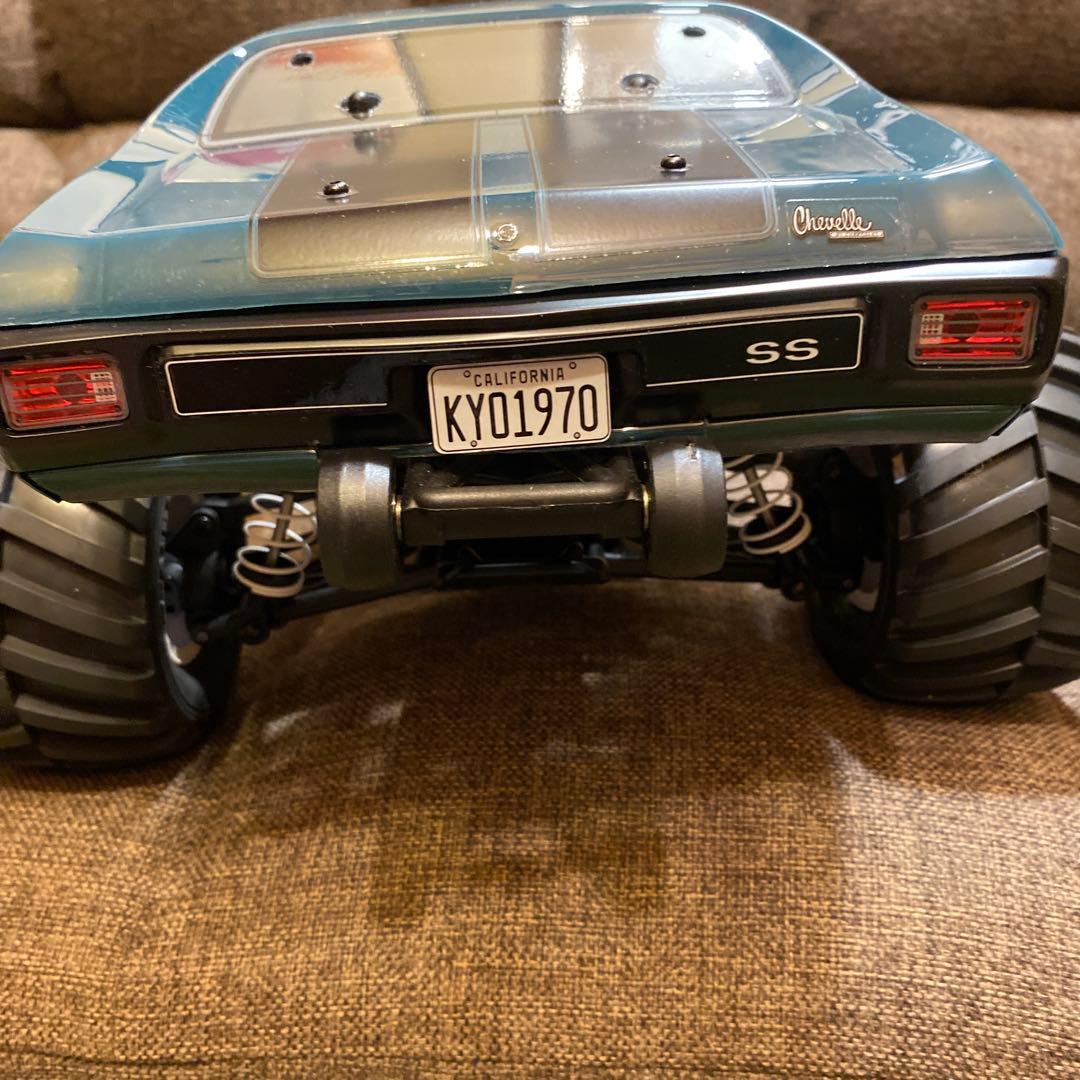 お*ん様 京商　メカレスマッドバンVEシャーシ　シボレーシェベルボディ　部品取り