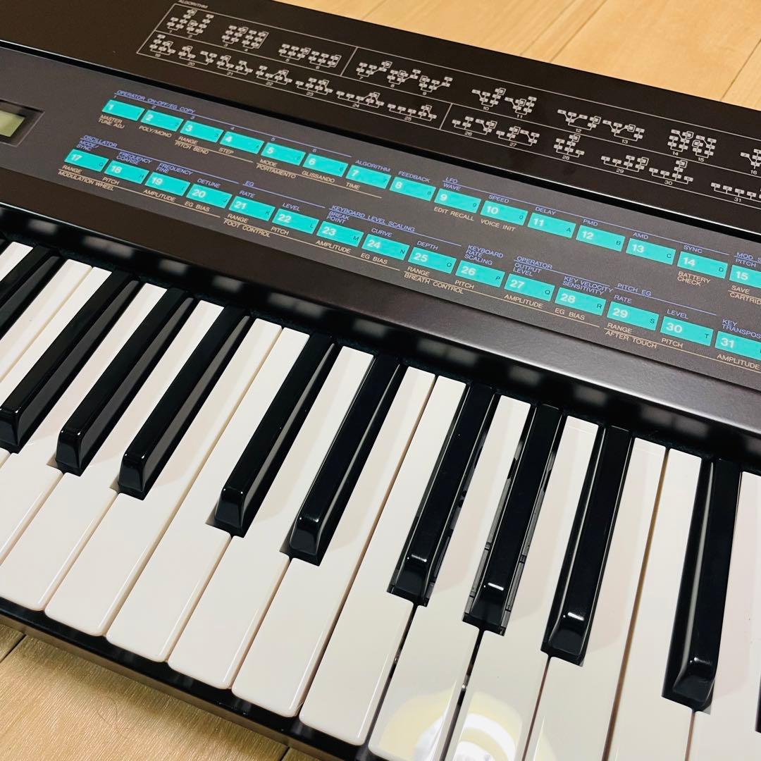 YAMAHA DX7 ヤマハ　シンセサイザー