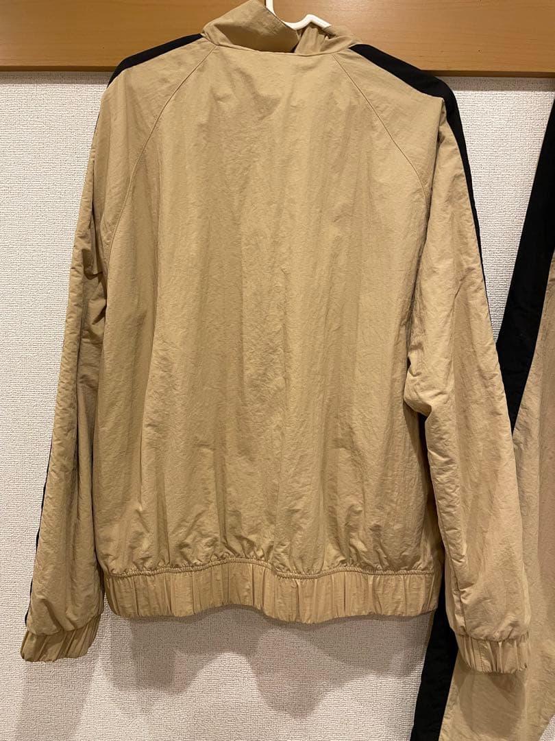 PUMA プーマジャージ上下 ベージュ/ブラック ナイロン セットアップ