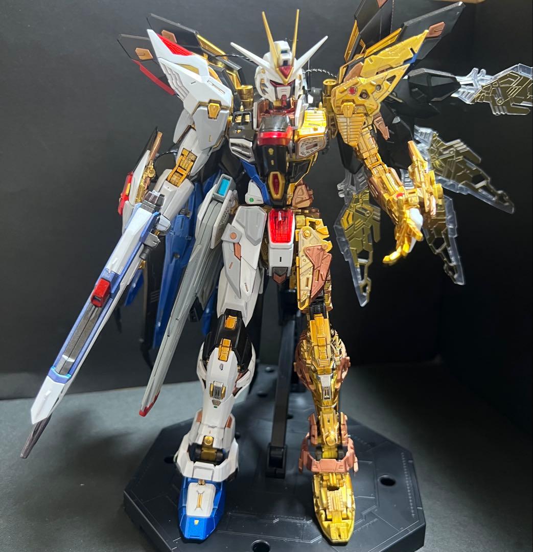 ガンプラ完成品MGEXストライクフリーダムガンダム　外箱あり　 LED発光