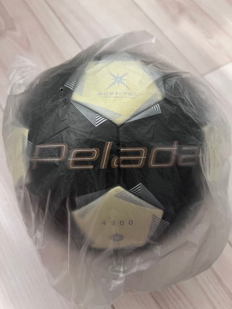 新品　限定　モルテン ペレーダ pelada 4号 ゴールド　エディション
