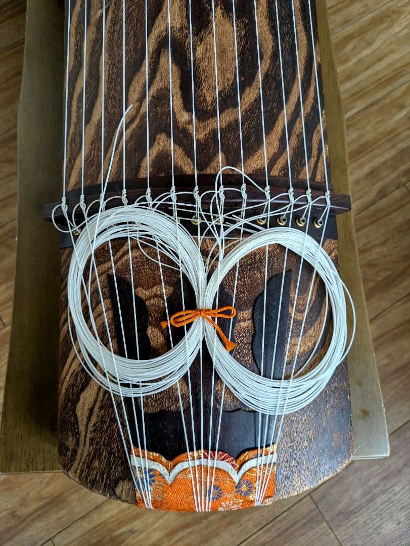 琴　和楽器　弦楽器 13弦　すだれ彫り　美木目