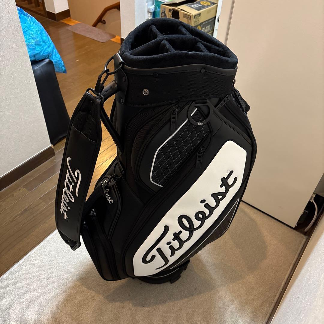 Titleist キャディバッグ 黒白✴︎早い者勝ち✴︎最終値下げ✴︎