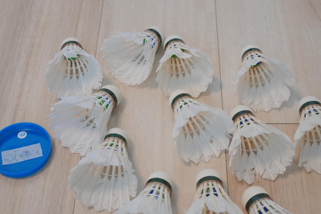 中古シャトル ニューオフィシャル 240球(基礎打ち用120+ノック用120)