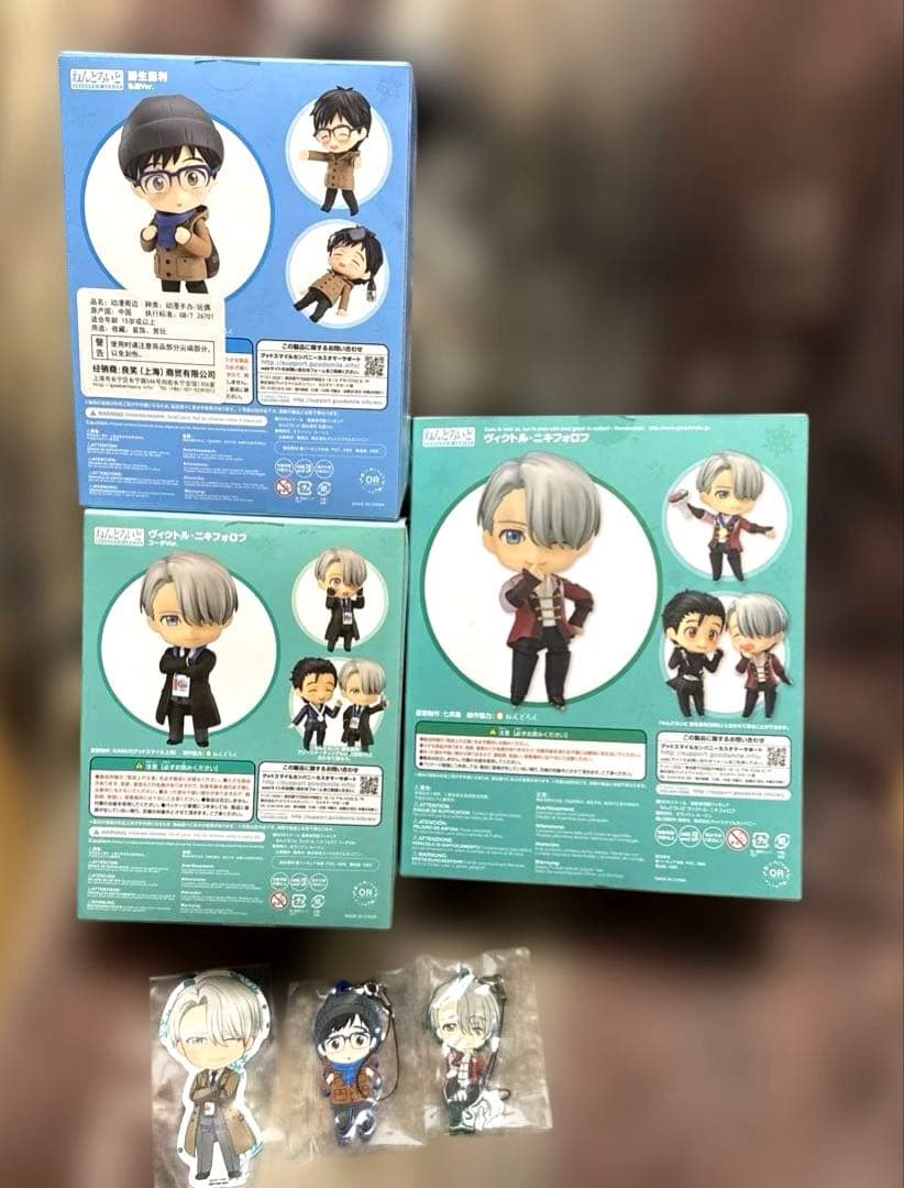 yuri on ice ねんどろいど　まとめ売り　ヴィクトル　勇利　特典付き