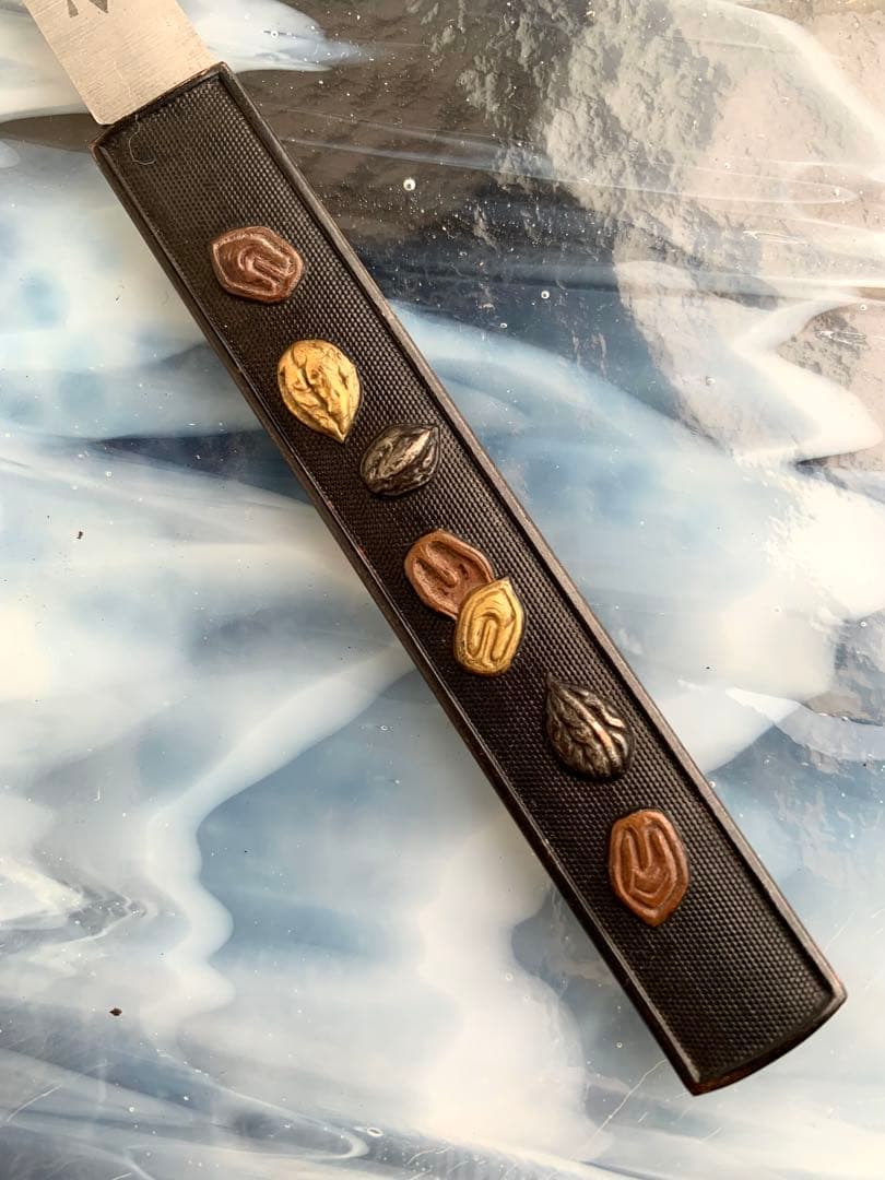 小柄小刀　木の実図小柄袋　刀装具（15cm以下の合法サイズ）