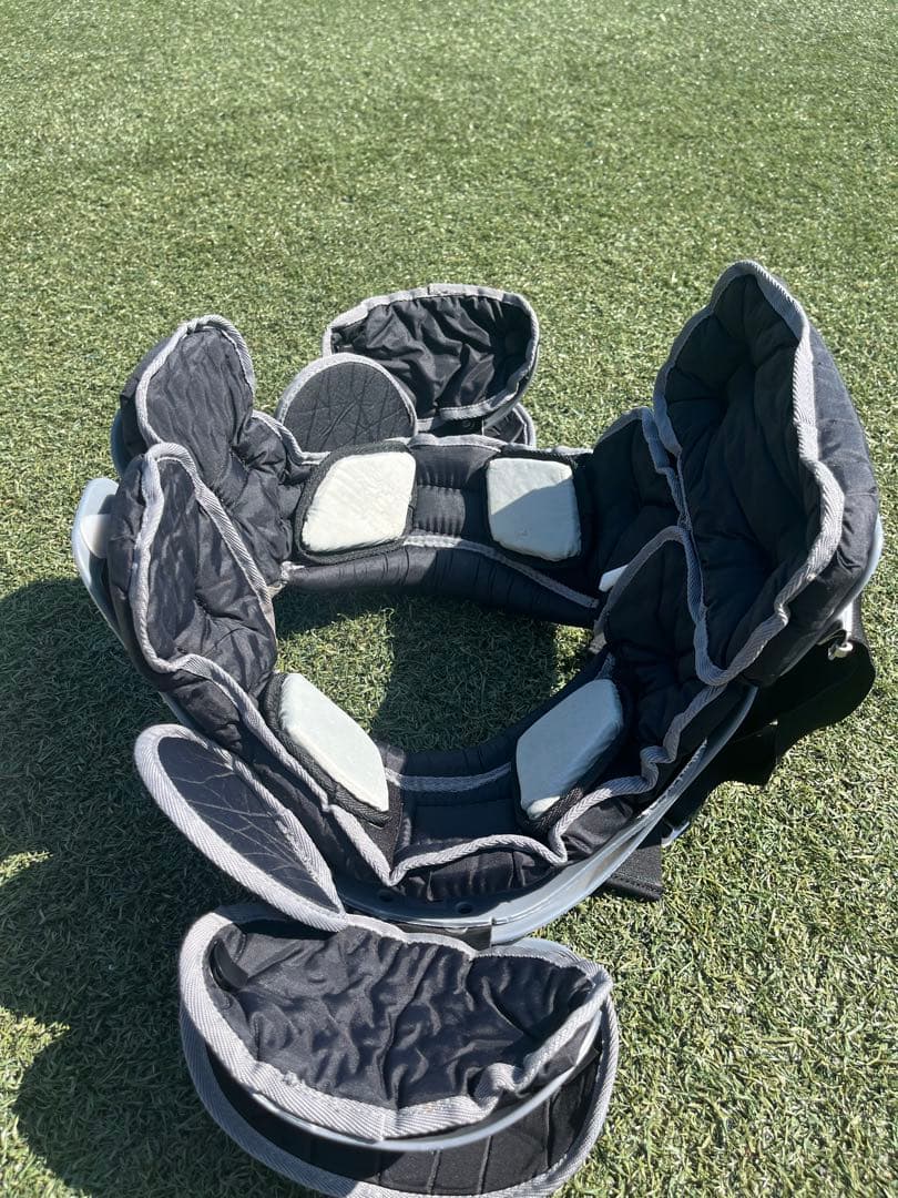 アメフト　ショルダー　Sサイズ