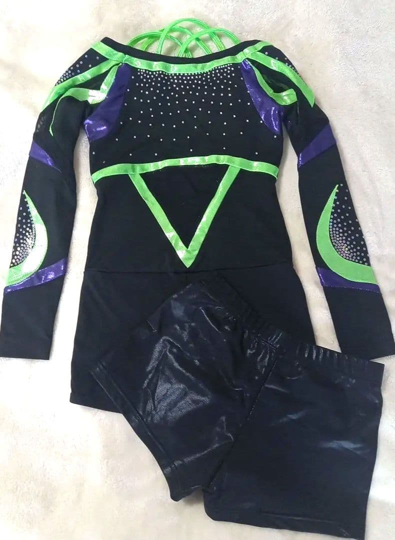 チアリーディング ウェア 長袖 ショーツ付き