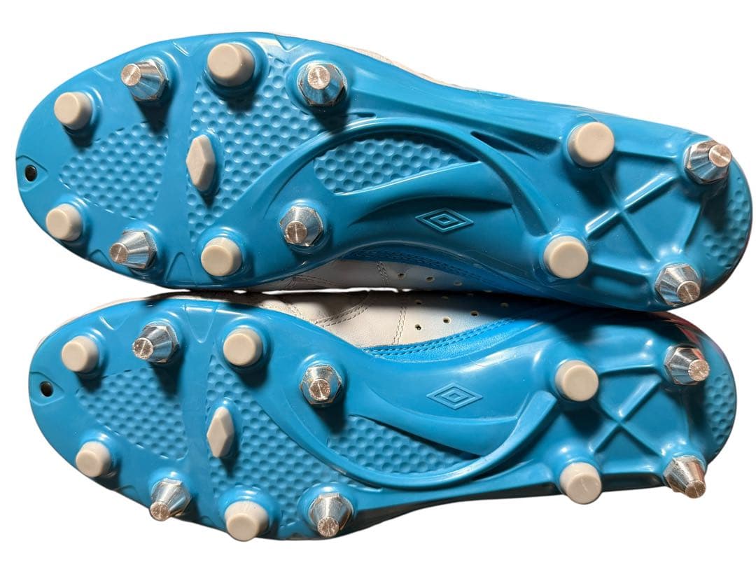 アンブロ　Umbro サッカースパイク サイン入り