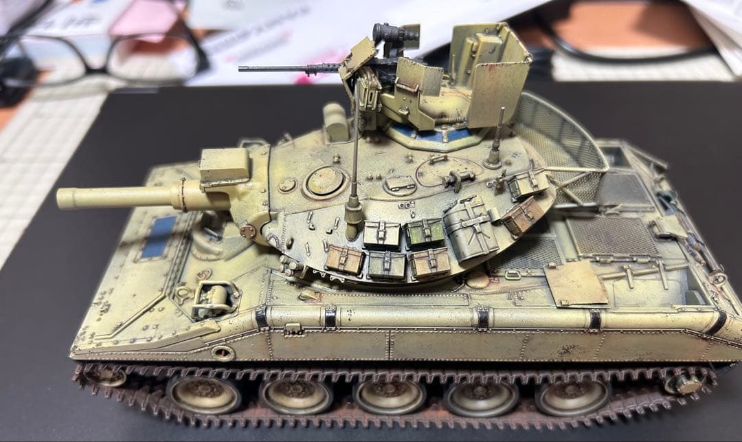 戦車　プラモデル完成品　1/35 スケール
