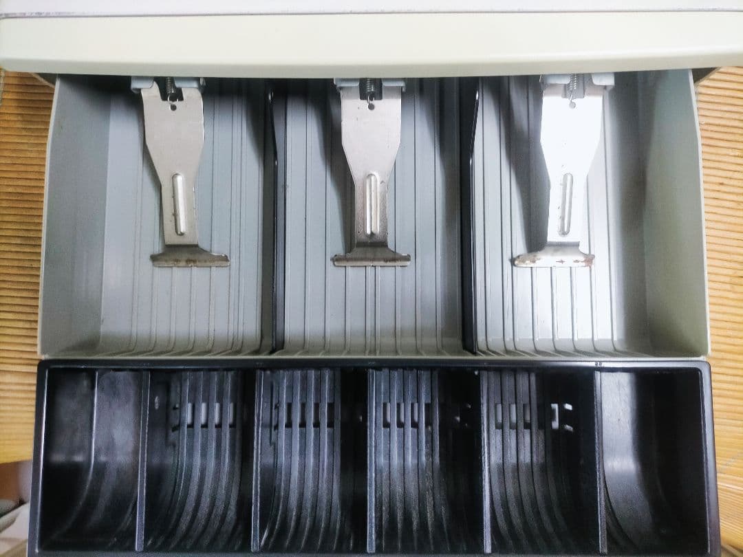 カシオレジスター　100ER　簡単便利特殊　送料込　207000