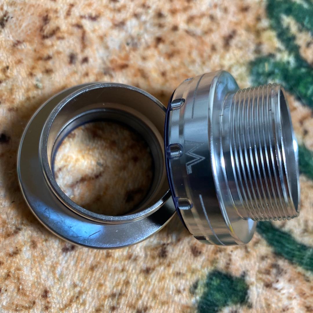 ✨WHITE INDUSTRIES BSA30 セラミック BB