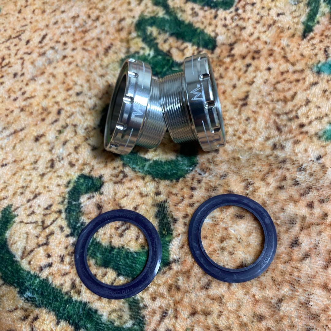 ✨WHITE INDUSTRIES BSA30 セラミック BB