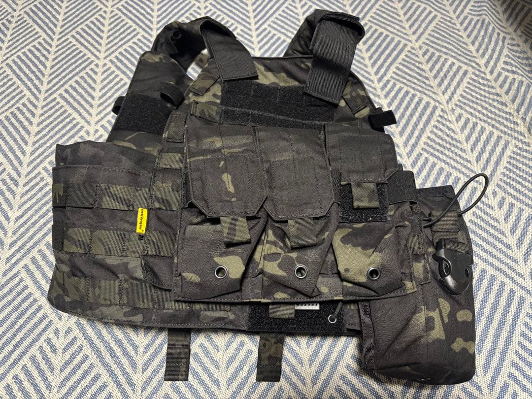 EMERSON LBT6094Aスタイル プレートキャリア　　マルチカムブラック