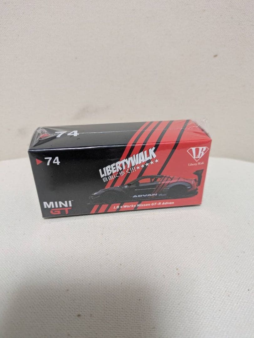 ミニカー MINI GT 74 1/64