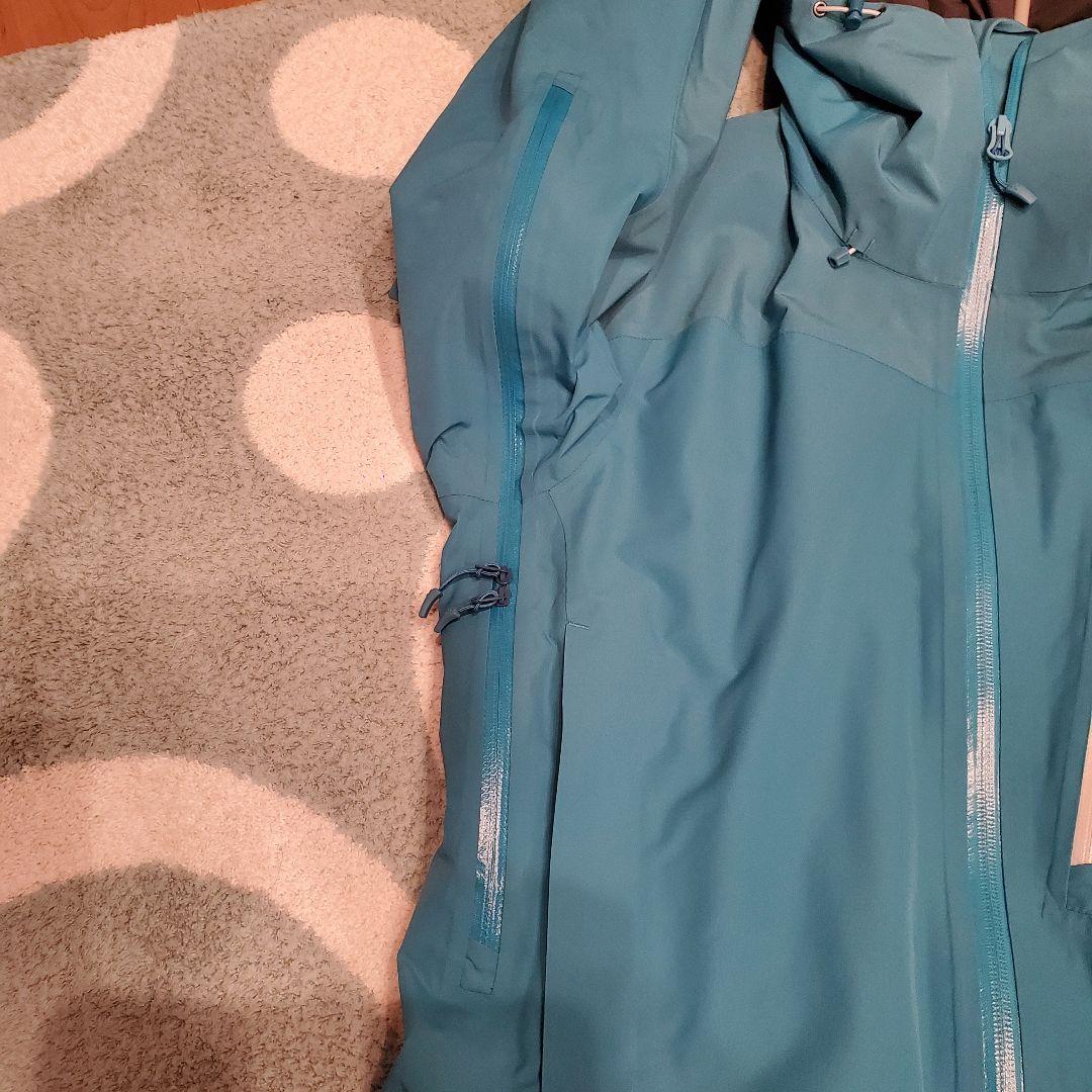 ホグロフス　nivaジャケット