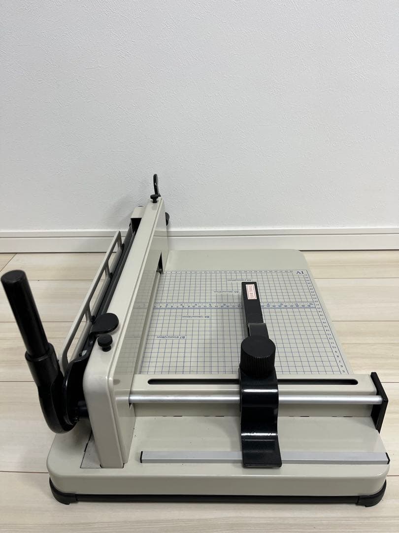 【最終値下げ】大型裁断機　ペーパーカッター ダイシン商業　DS-858A4