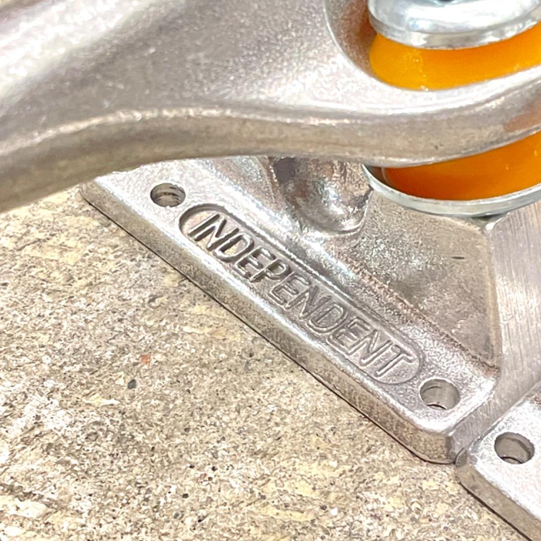 新品 INDEPENDENT トラック ST11 POLY 169 SILVER