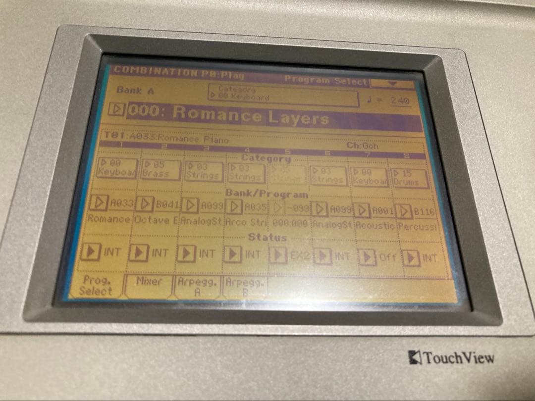 KORG TRITON シンセサイザー 61鍵 コルグ キーボード 0711