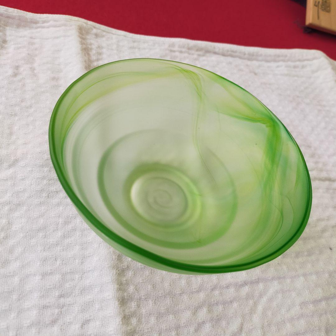 硝子茶碗　関吉昭作　茶道　平茶碗　黄緑色　耐熱処理ガラス【中古美品】