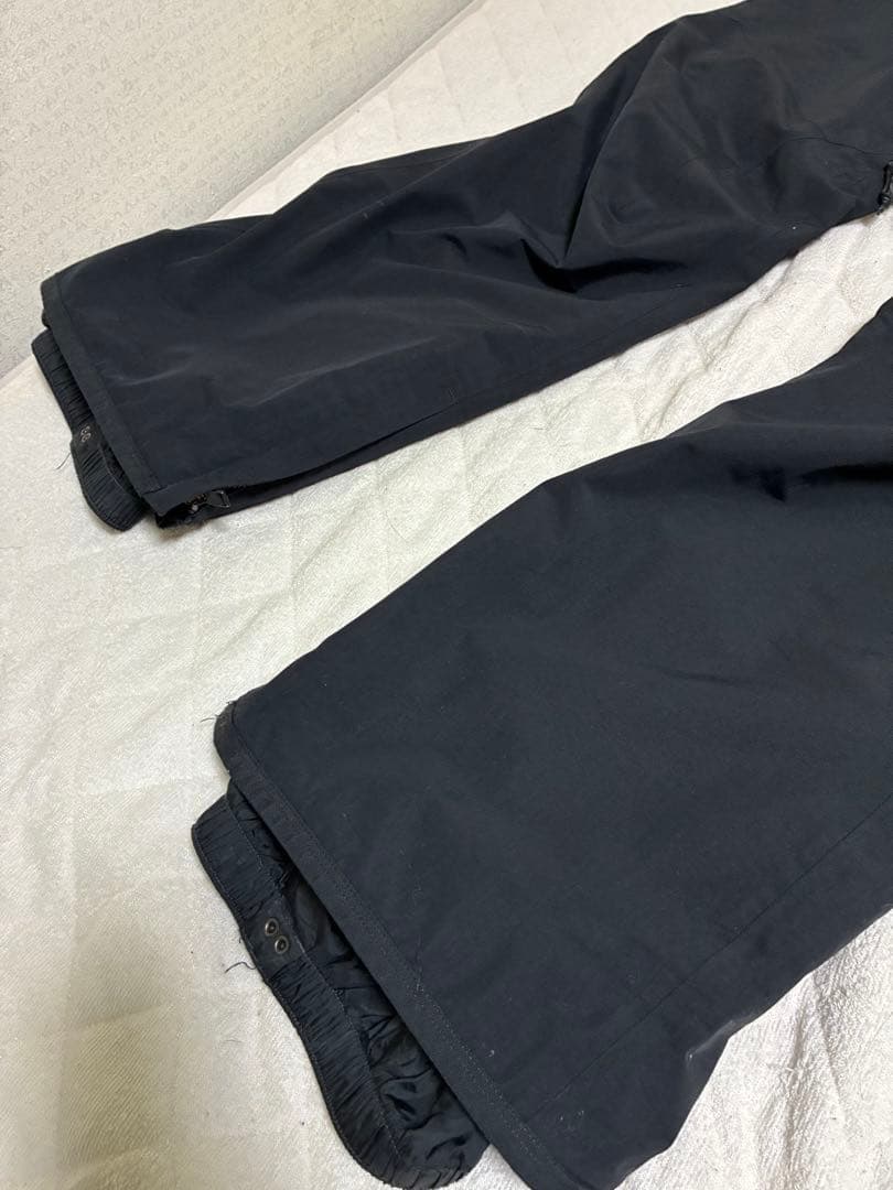 BURTON ak GORE-TEX サイクリック　黒　Mサイズ　訳あり