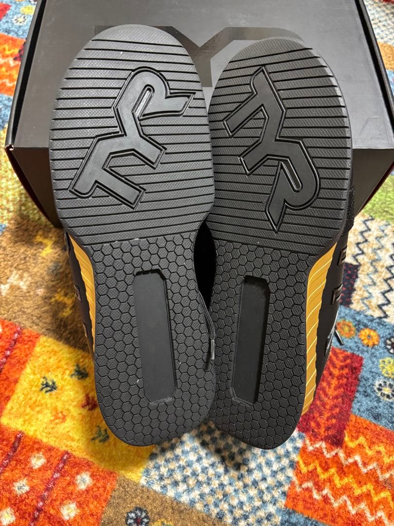 TYR L-1 トレーニングシューズ　サイズ9　ブラック/ゴールド