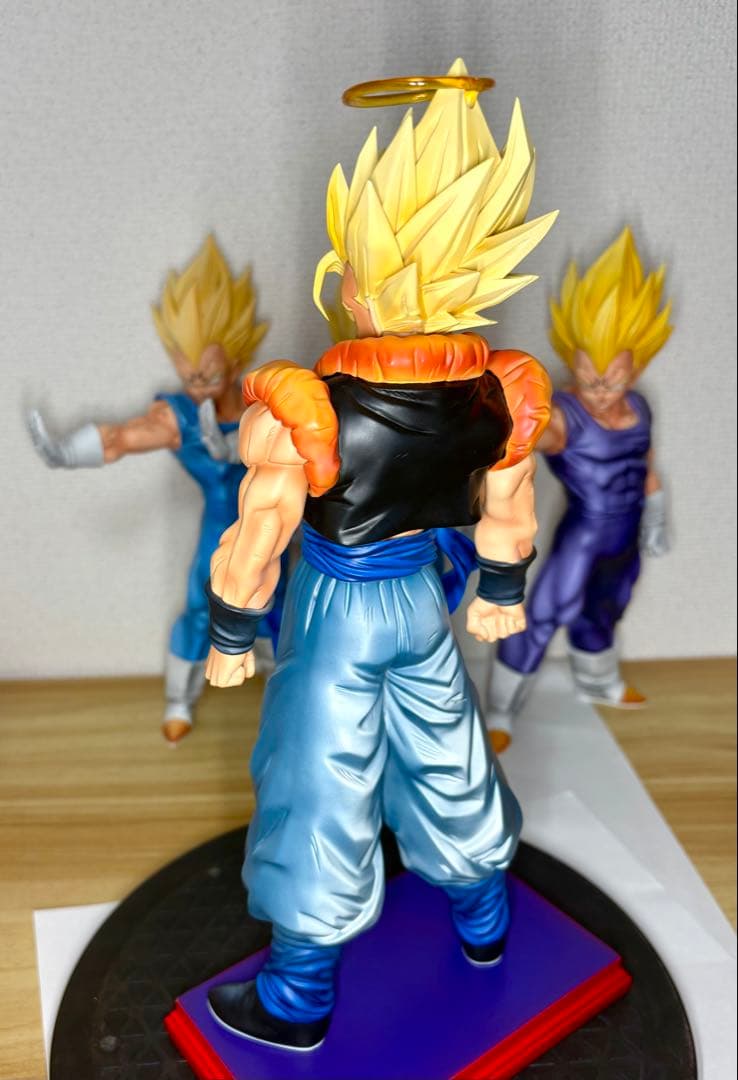 ドラゴンボール　ゴジータ フルリペイント　磁石台座付き　 フィギュア