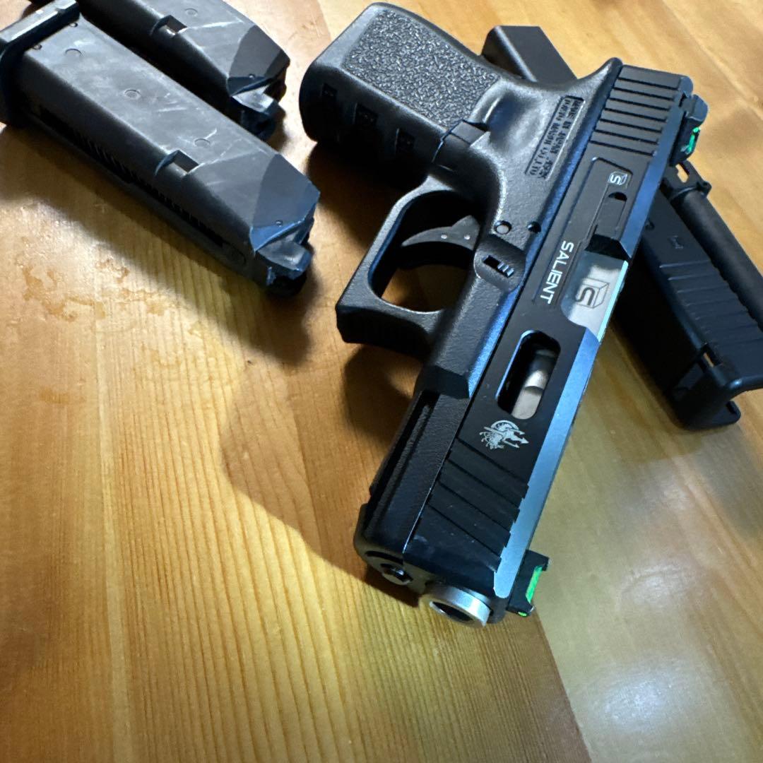 G19ガスガン フルサイズ 2マガジン