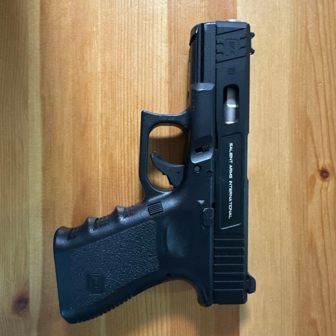 G19ガスガン フルサイズ 2マガジン