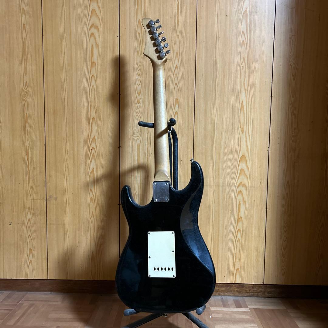 ブラック ストラトキャスタータイプ エレキギター