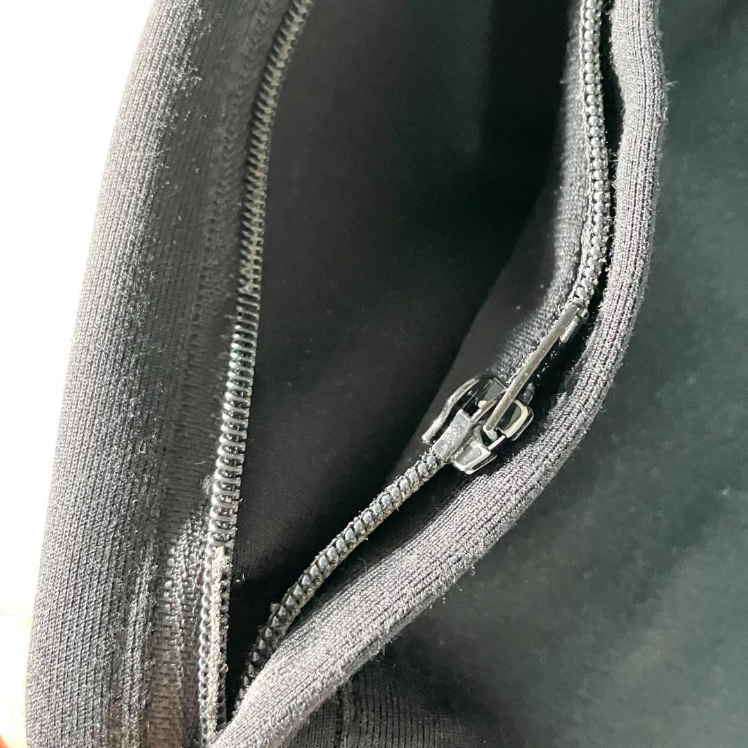 adidas　トラックジャケット　長袖　ブラック　ジップアップ　ロゴ　スポーツ