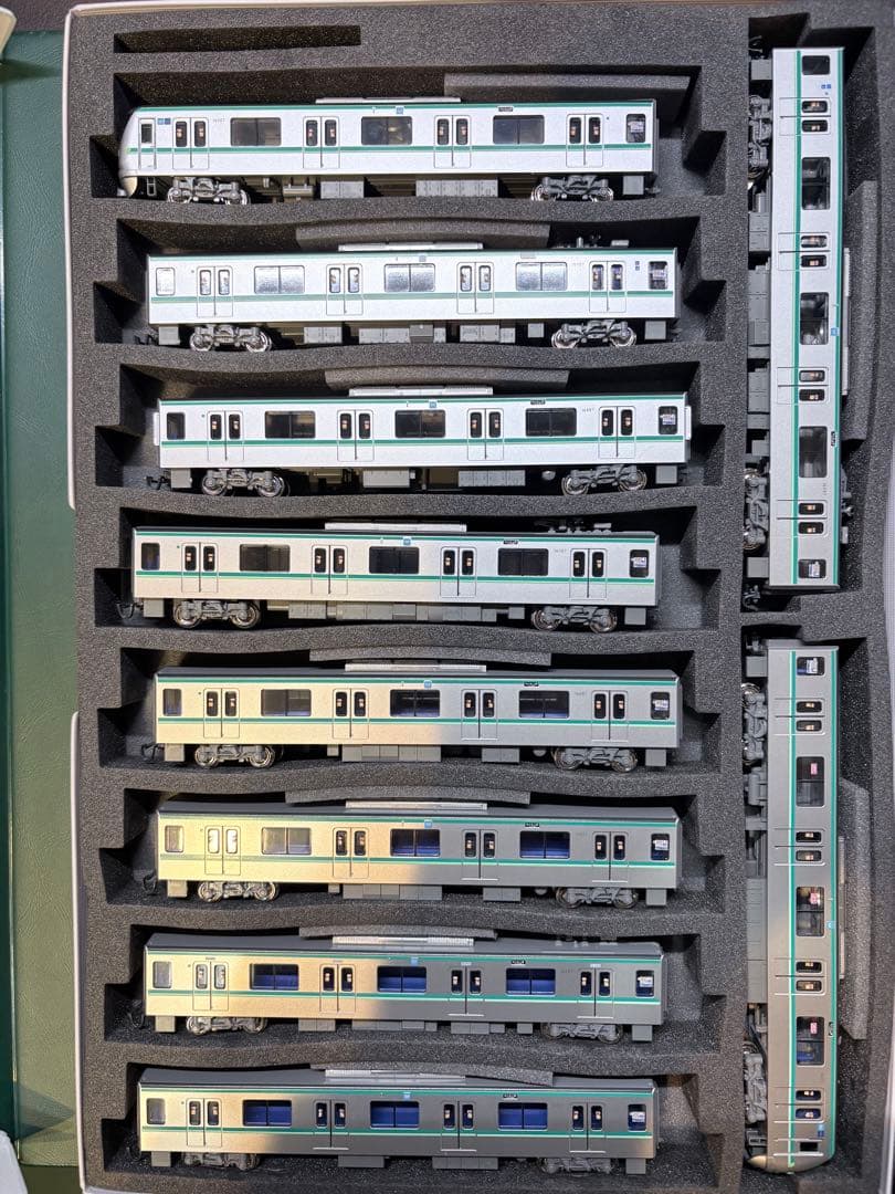 KATO 東京メトロ16000系10両(基本6両＋増結4両)セット