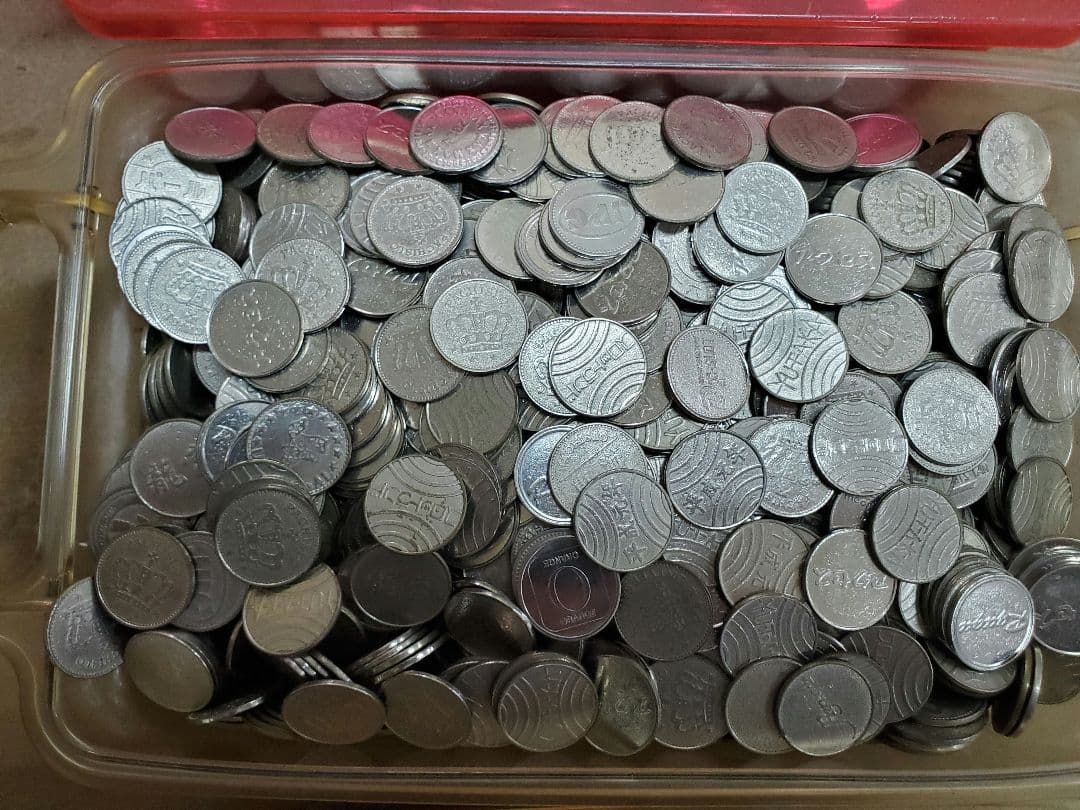 パチスロ スロット  メダル 【絵柄材質混合】3500枚以上　ドル箱3個付