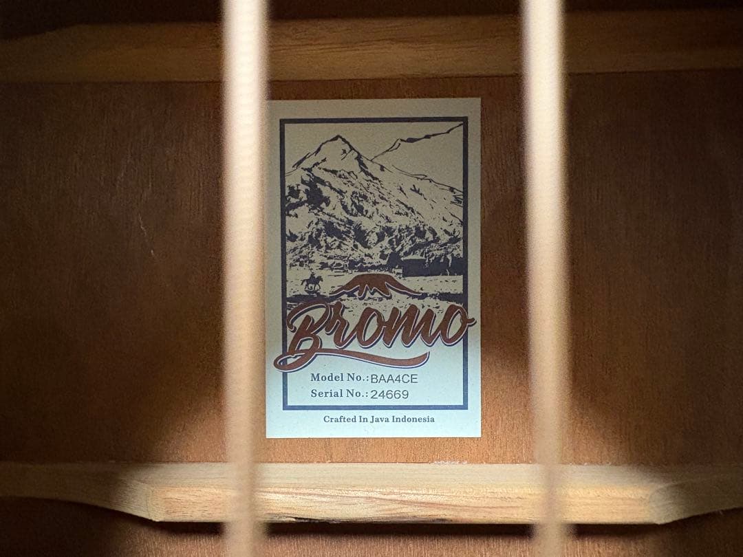 美品　エレアコースティックギター　Bromo BAA4CE