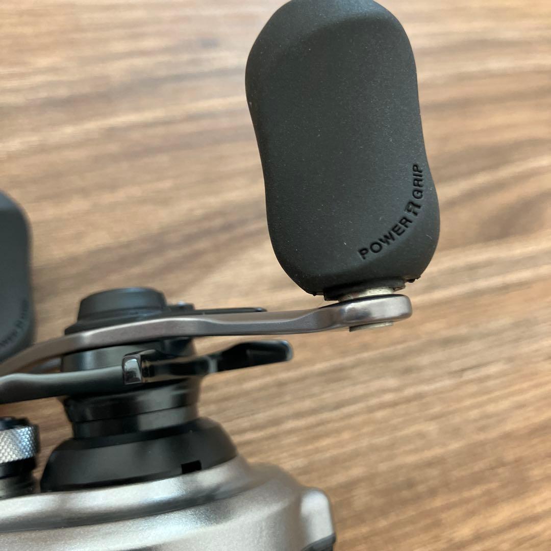 13メタニウムHG右　ハイギア　SHIMANO シマノ　ベイトリール