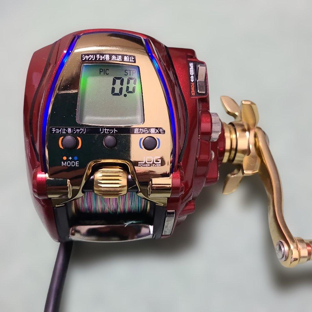 赤い電動リール デジタルディスプレイ搭載