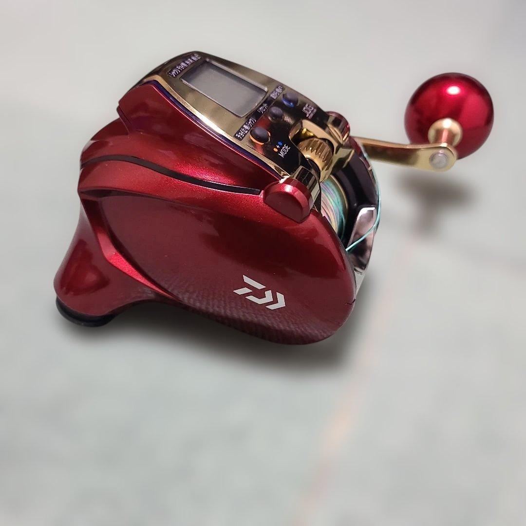赤い電動リール デジタルディスプレイ搭載