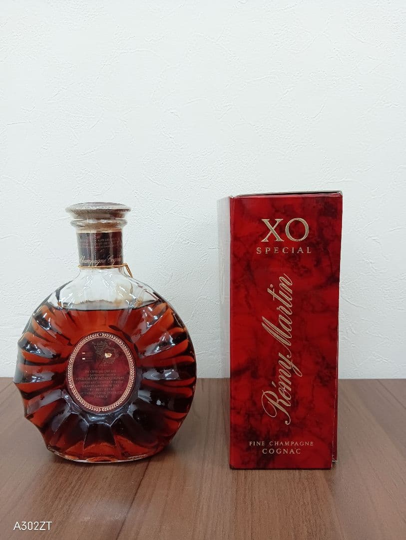 未開封品　REMY MARTIN XO SPECIAL コニャック 化粧箱付き