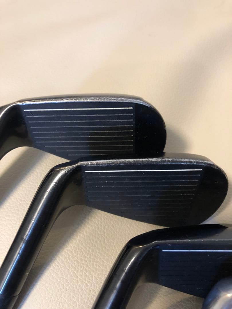 【送料込み】希少スリクソン Z945 ブラック 《 数量限定品 》アイアン