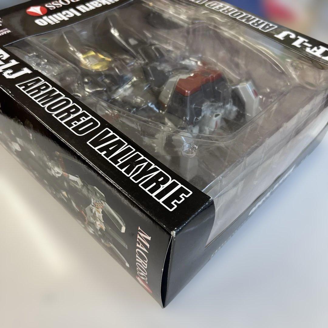 【BANDAI】超時空要塞マクロス VF-1J バルキリー 一条輝機 1/55