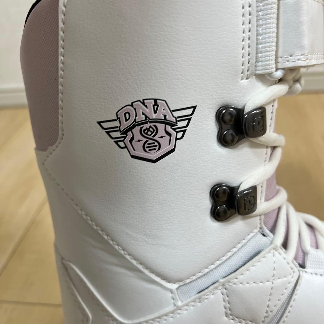 【即日発送】DEELUXE スノボD.N.A. 24.5cm 23-24モデル