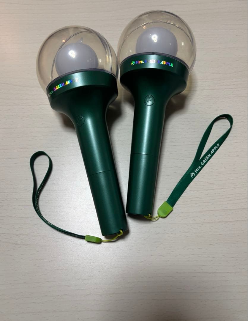 ひまわり☆様 ミセスグリーンアップル ライトスティックペンライト 2個セット