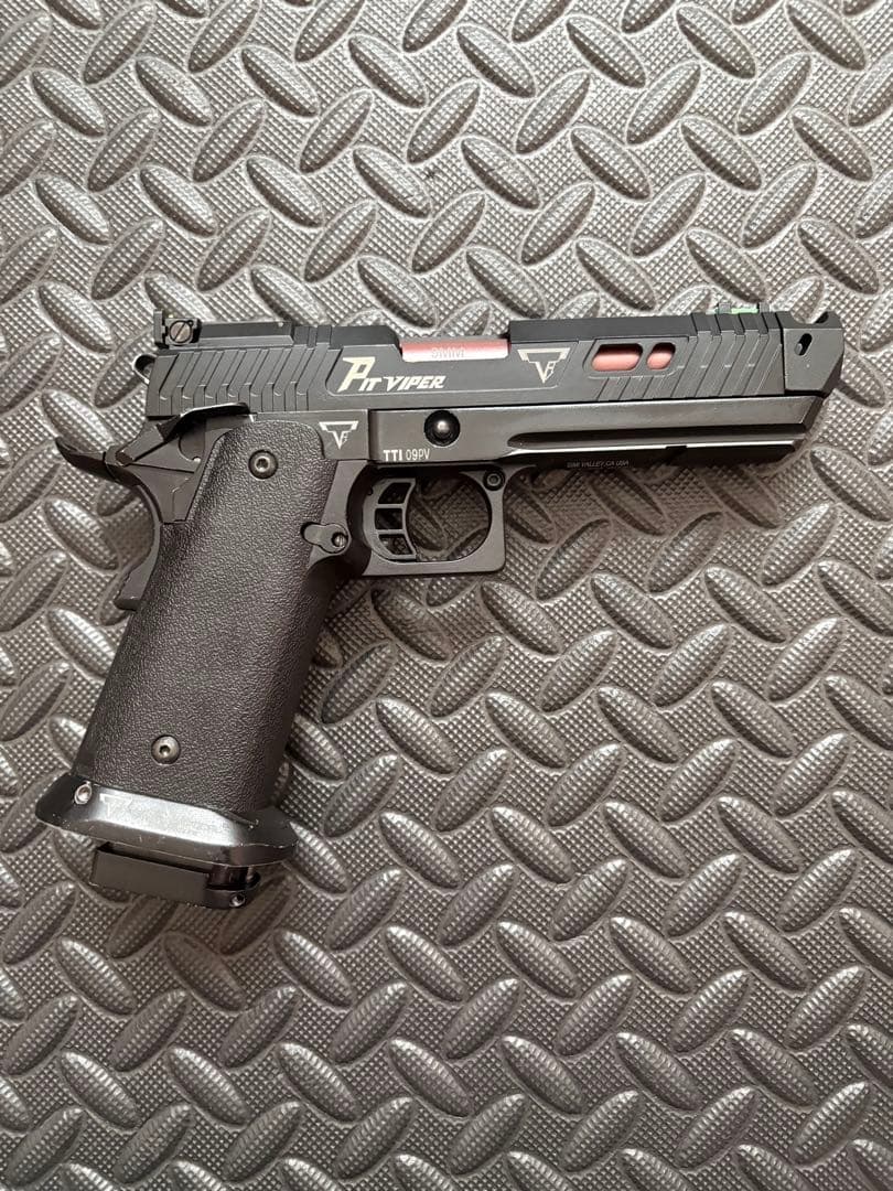 東京マルイ　ピットバイパー